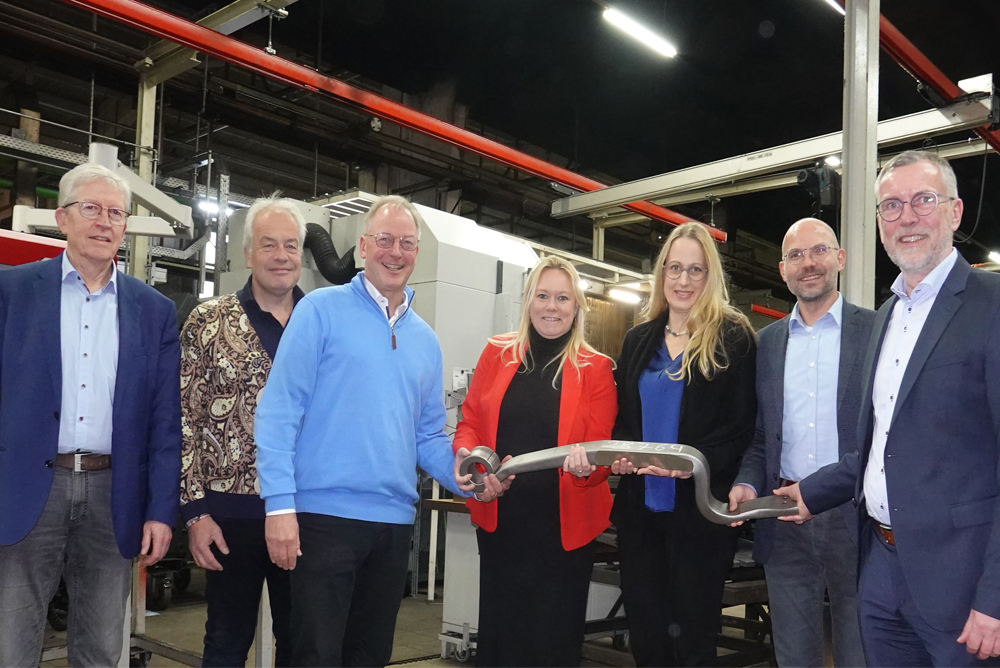 Landrätin Anna Kebschull besuchte Schomäcker Federnwerk in Melle