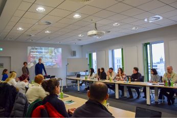 Erfolgreiches Pilotseminar für internationale Gründerinnen und Gründer