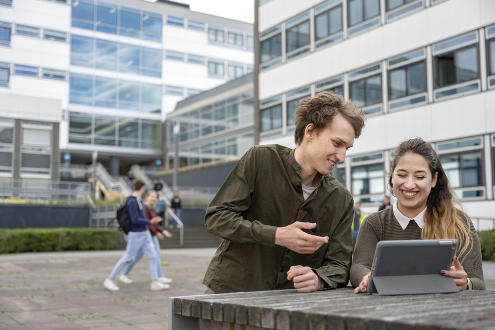 Das Bewertungsportal StudyCheck zeichnet die Hochschule als „Top Hochschule 2023“ aus