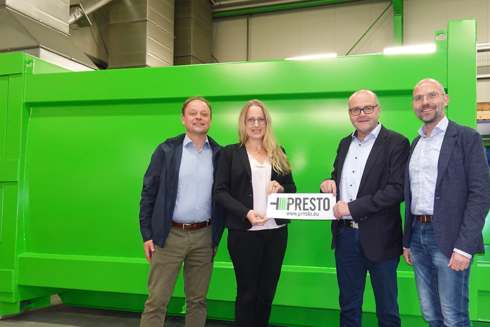 Landrätin Anna Kebschull und WIGOS-Geschäftsführer Peter Vahrenkamp be-suchten das Unternehmen PRESTO