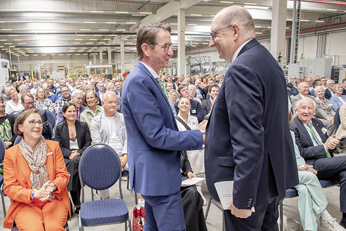 Gratulation zur Werkseröffnung von Zerhusen Kartonagen im Niedersachsenpark