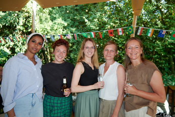 Rund 80 Gäste aus aller Welt beim Sommerfest des WIGOS-Fachkräftebüros
