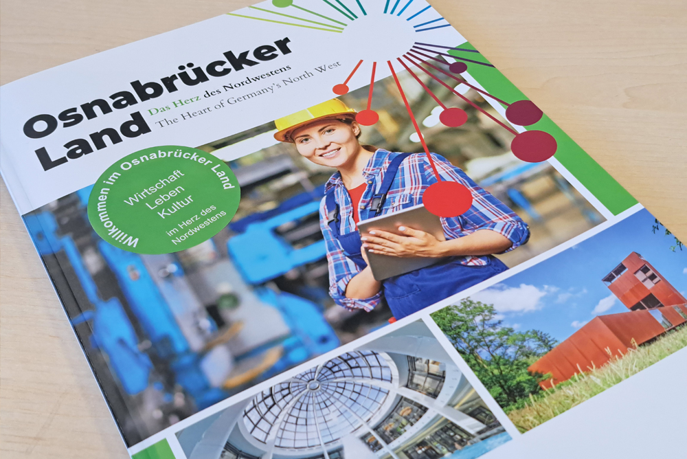 Andenken: Ein Exemplar der Broschüre „Osnabrücker Land – Das Herz des Nordwestens“ behält die WIGOS zur Erinnerung.